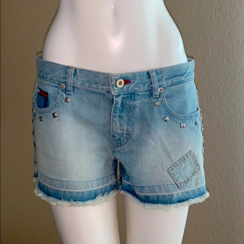 Tommy Jeans Studded Light Wash Frayed Shorts NWOT